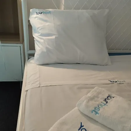 Wake Up With The Sea Breeze- With Pool 4 Konukevi Angeiras